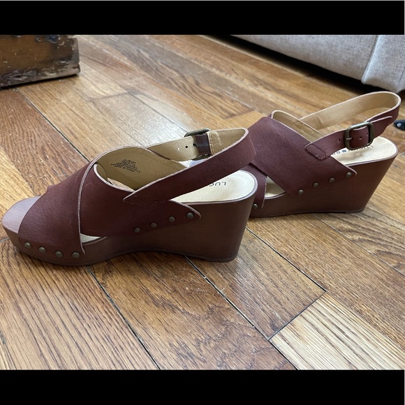 NWOT or box Lucky Brand platform sandals, size 7 - Picture 5 of 7